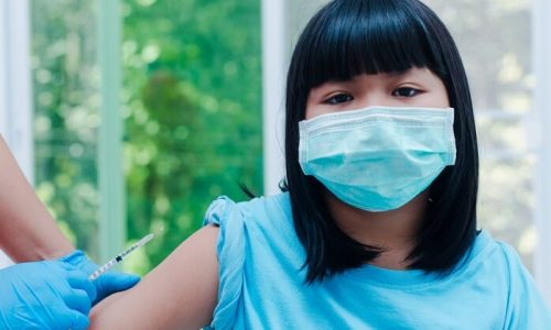 Suntik Vaksin Covid-19 Tidak Boleh Diberikan ke Kondisi Anak Ini
